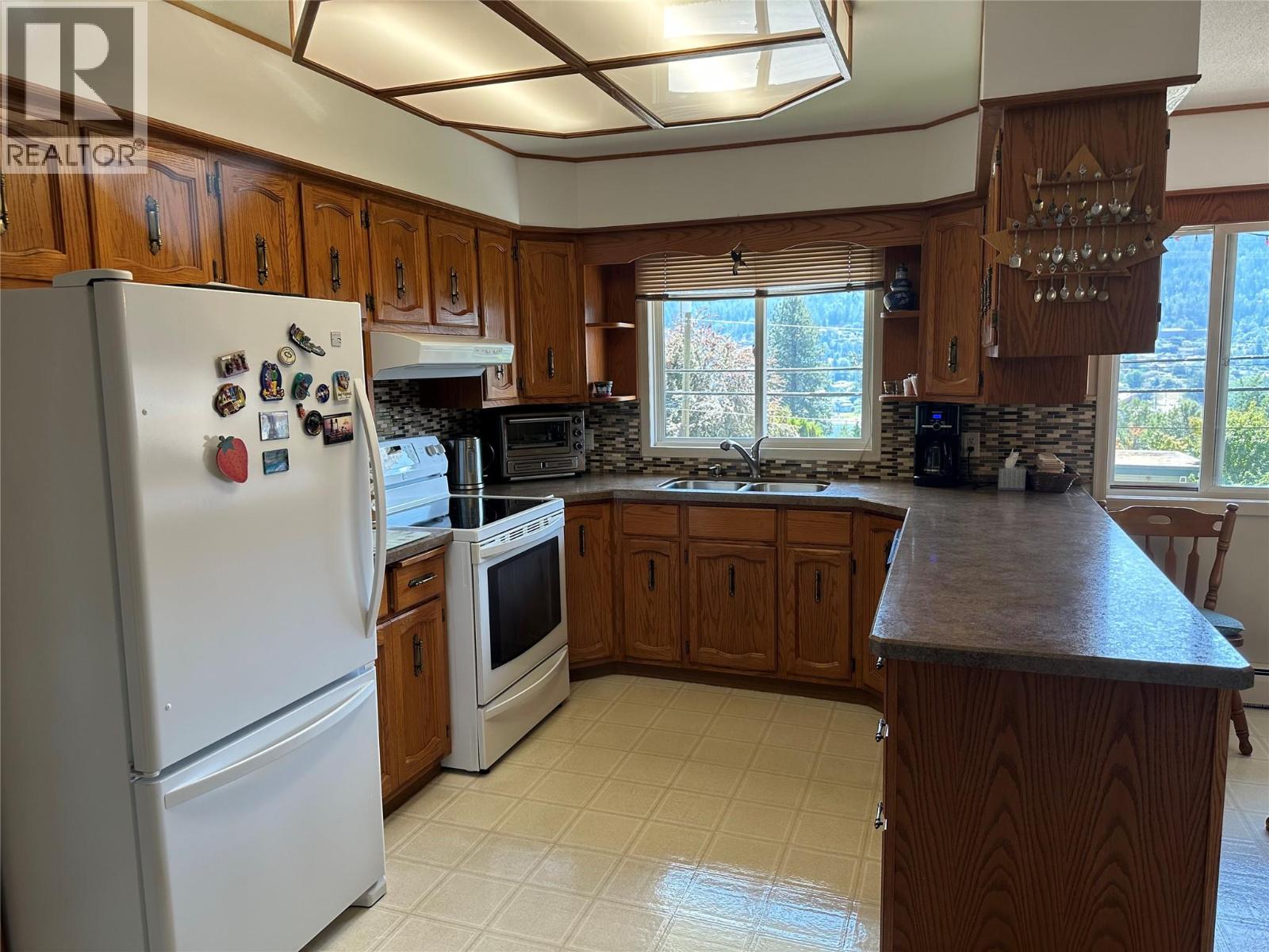 Photo 11 of 649 Johnstone Road, Nelson BC