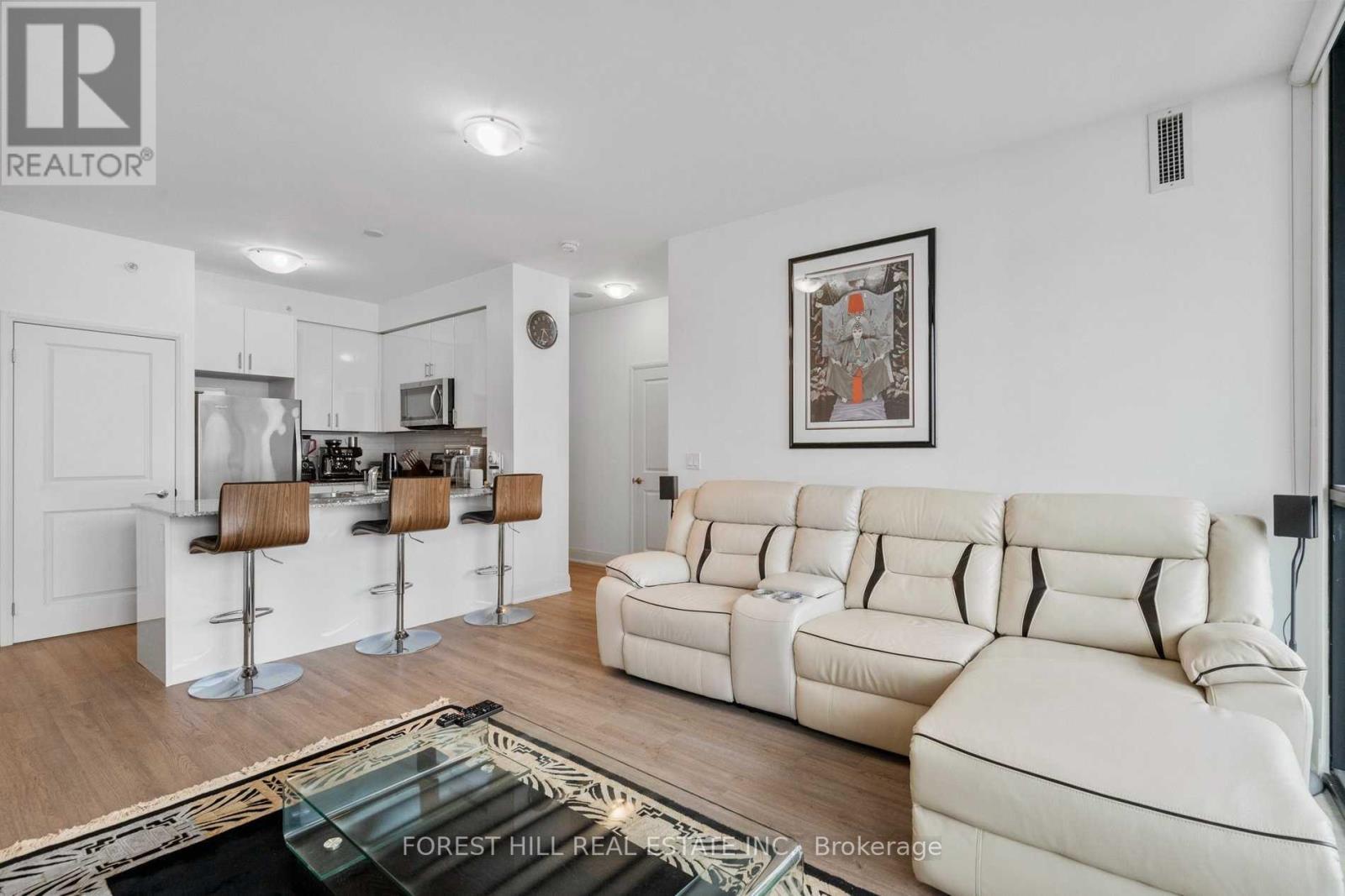 Photo 4 of 3305 2900 Highway 7 Road, Vaughan ON