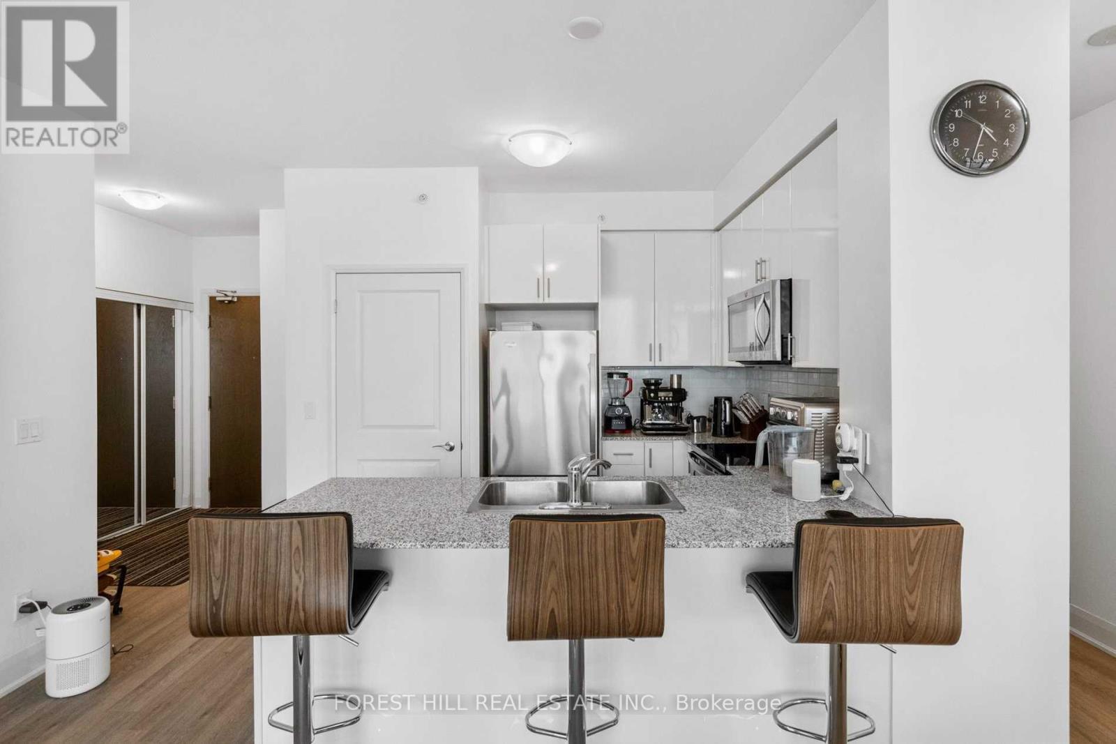 Photo 5 of 3305 2900 Highway 7 Road, Vaughan ON