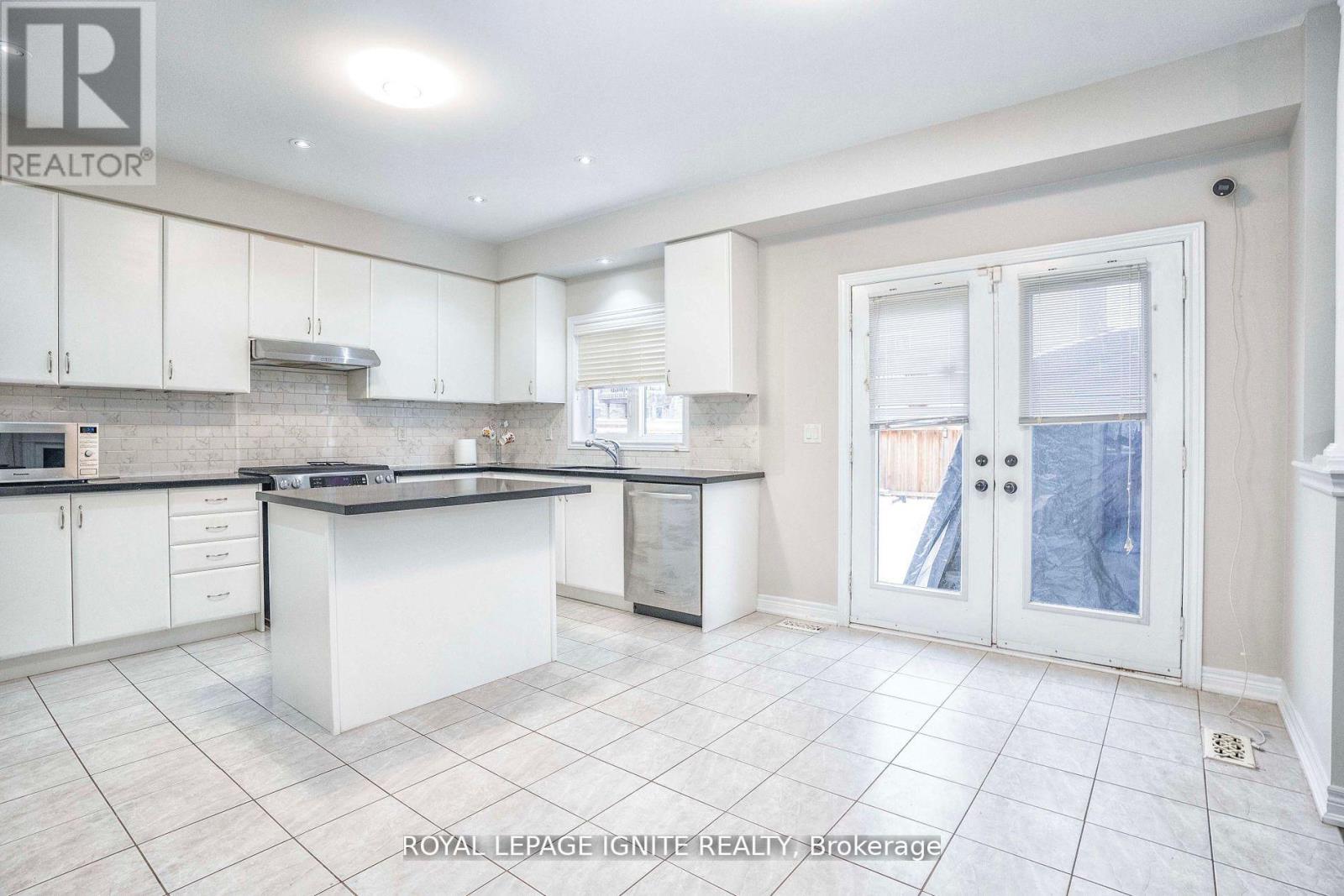 Photo 11 of 1382 Dallman Street, Innisfil ON