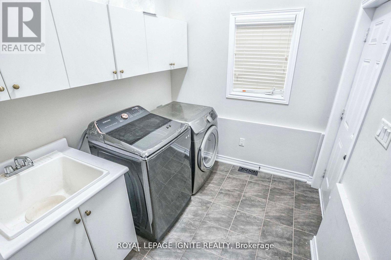 Photo 16 of 1382 Dallman Street, Innisfil ON