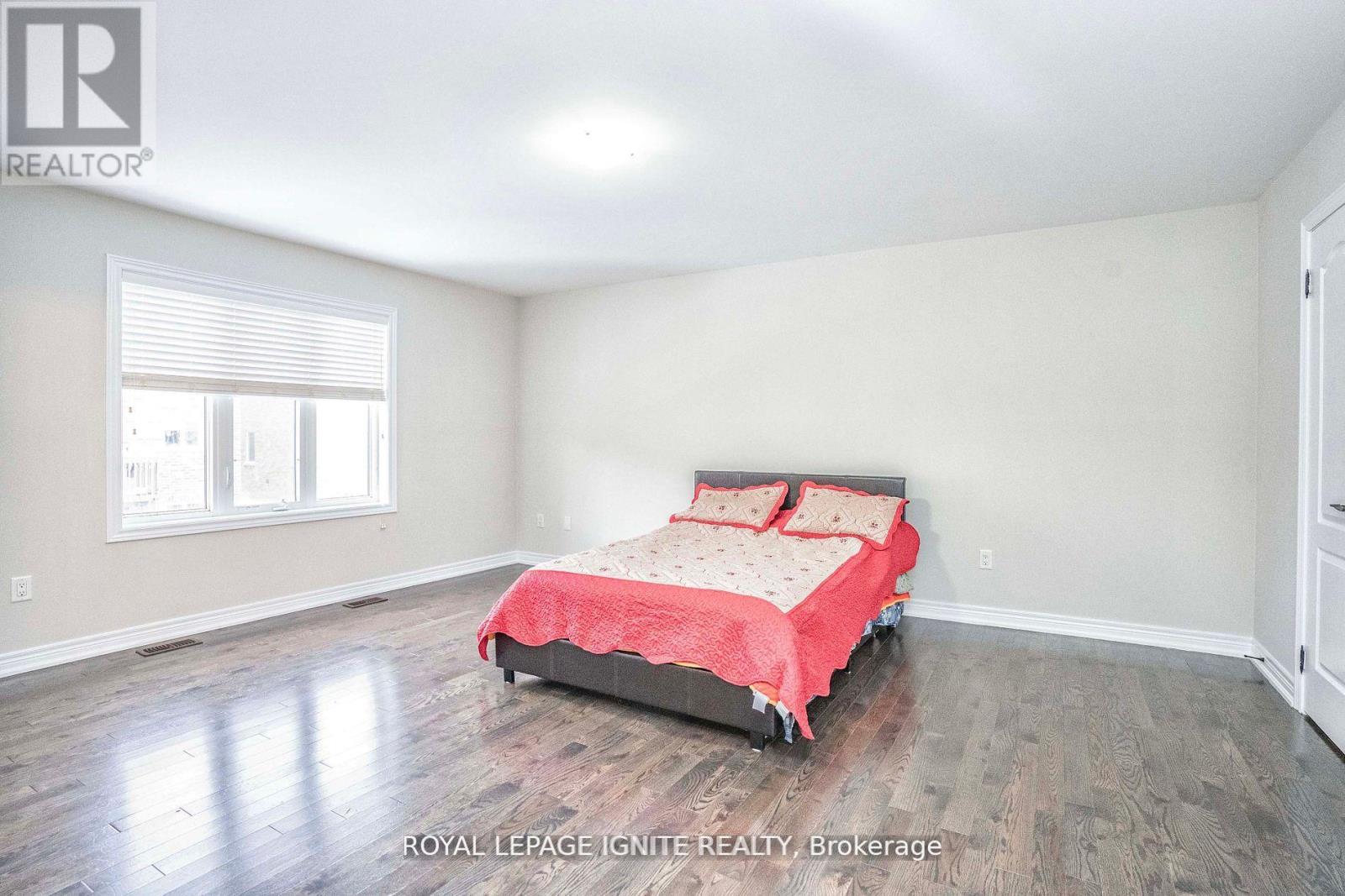Photo 18 of 1382 Dallman Street, Innisfil ON