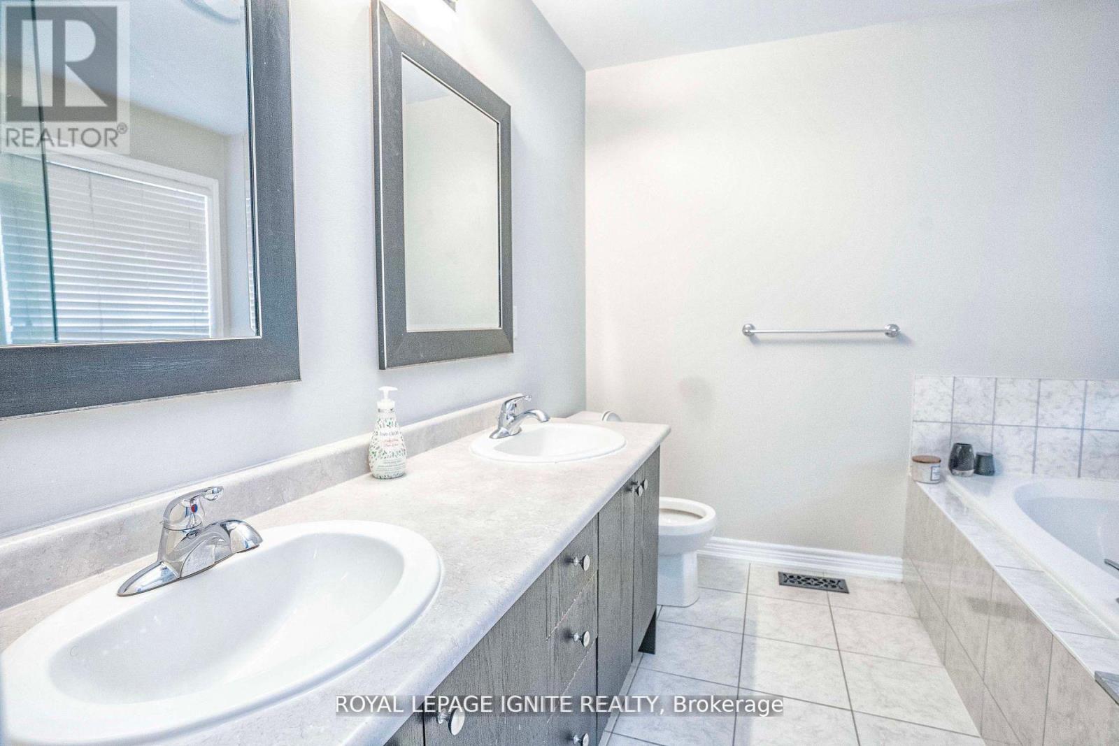 Photo 20 of 1382 Dallman Street, Innisfil ON