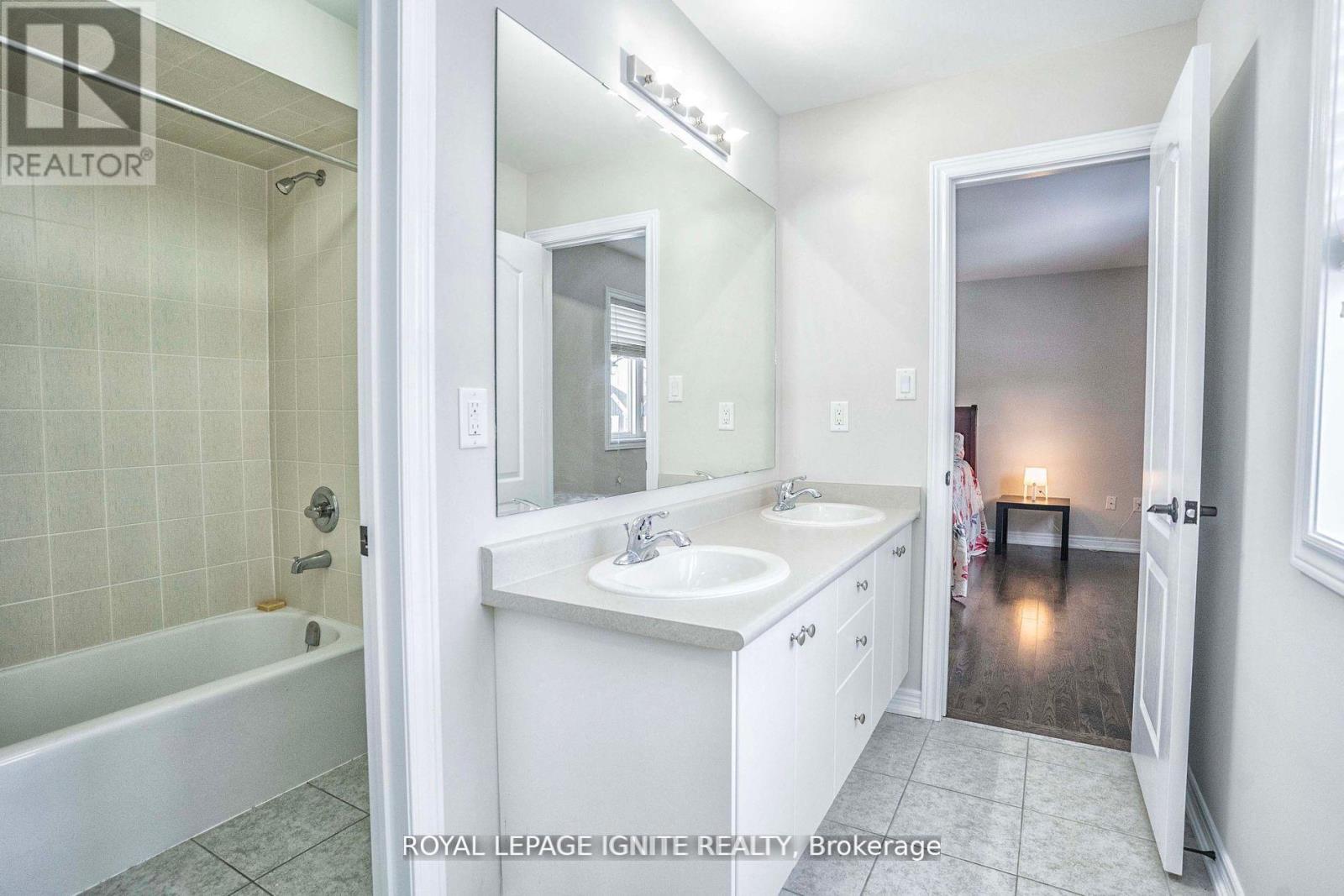 Photo 24 of 1382 Dallman Street, Innisfil ON