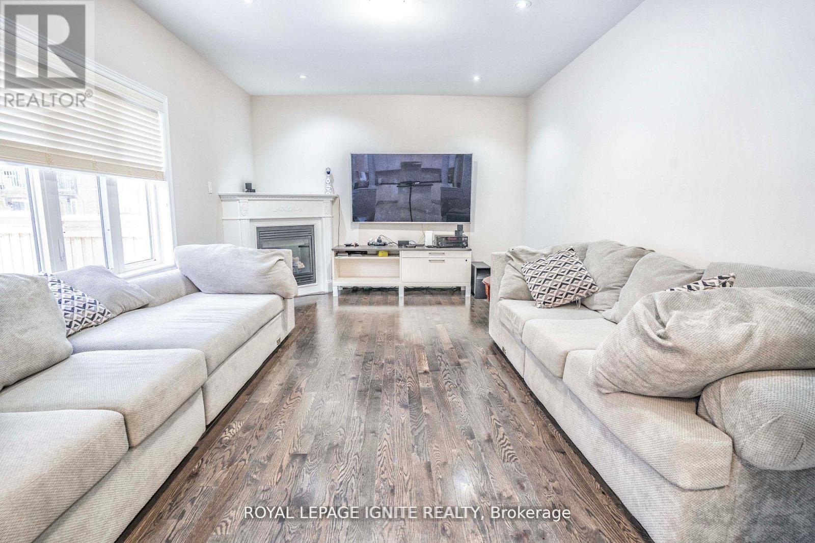 Photo 6 of 1382 Dallman Street, Innisfil ON