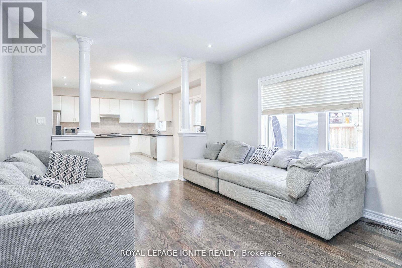 Photo 8 of 1382 Dallman Street, Innisfil ON