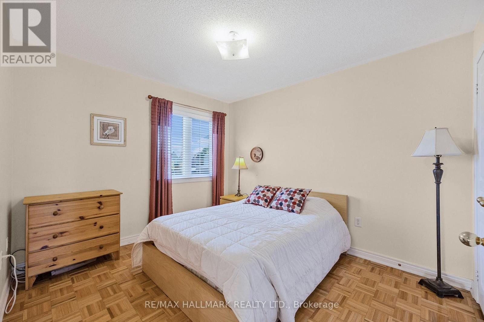Photo 10 of 60 Cider Crescent, Richmond Hill ON