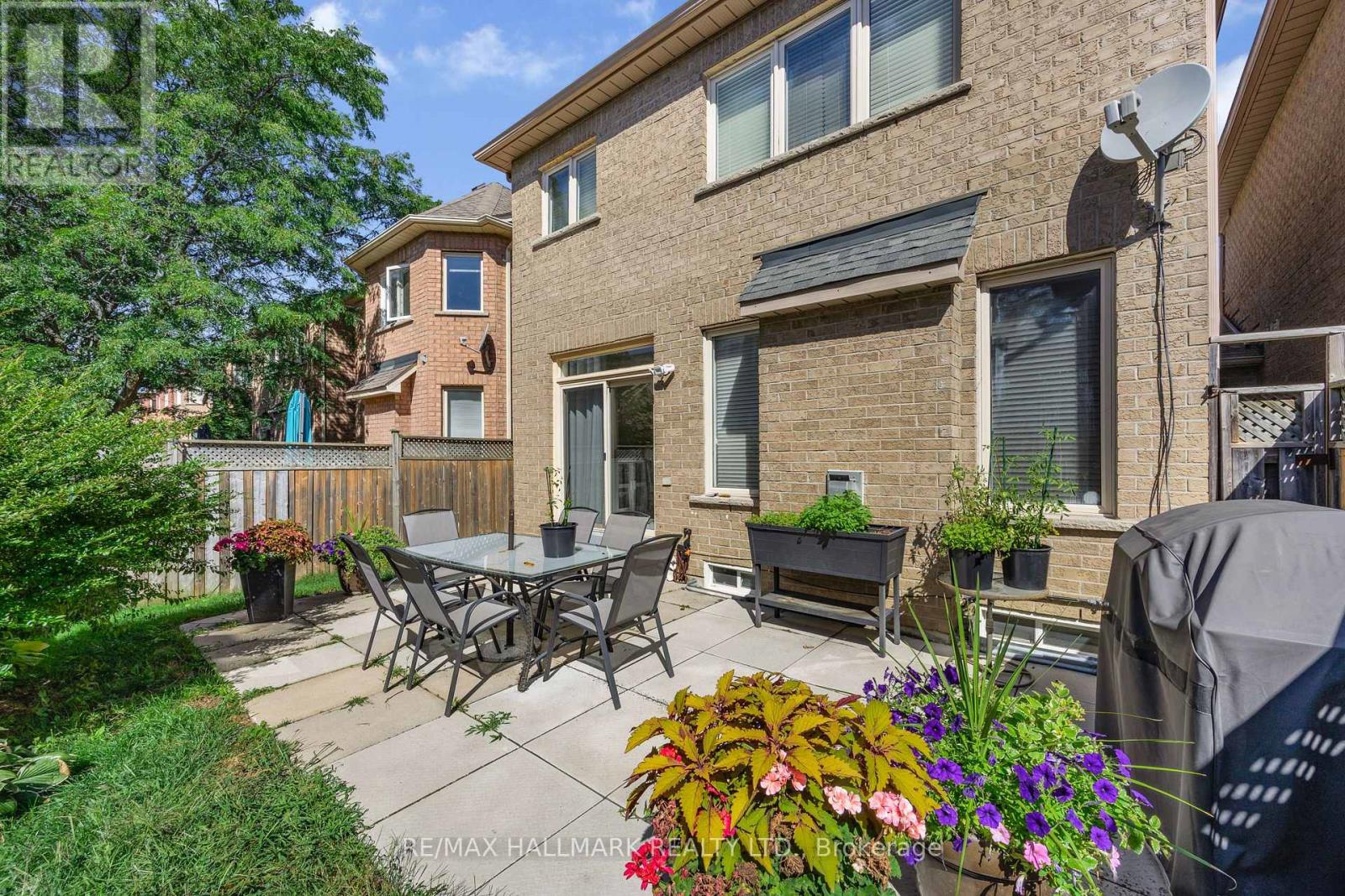 Photo 5 of 60 Cider Crescent, Richmond Hill ON