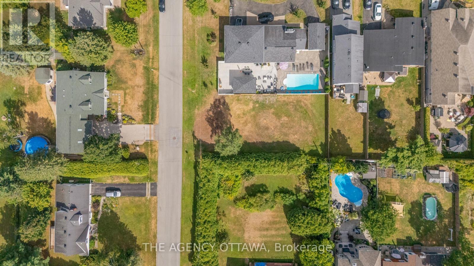 Photo 8 of 9 Doris Avenue, Ottawa ON
