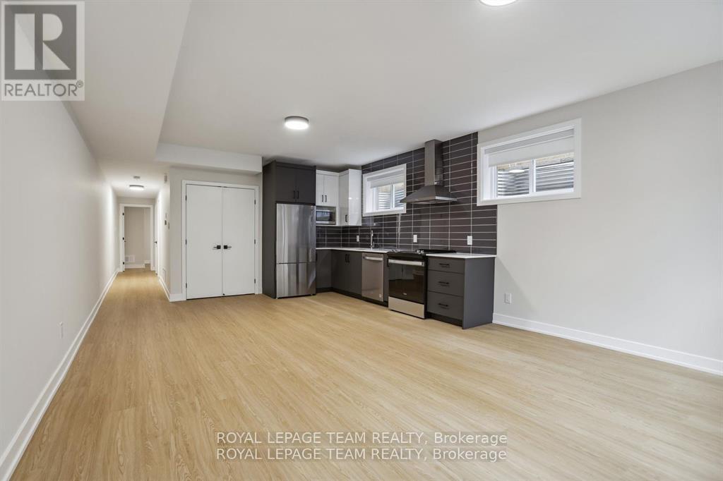 Photo 7 of 1 49 Grosvenor Avenue, Ottawa ON