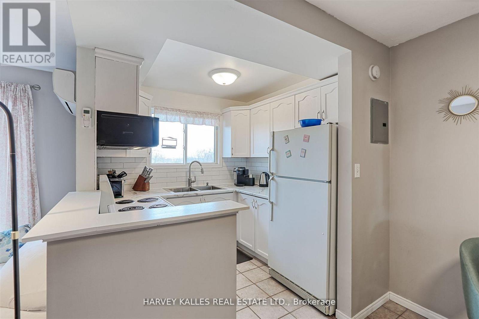 Photo 2 of 45 2373 King Street E, Hamilton ON