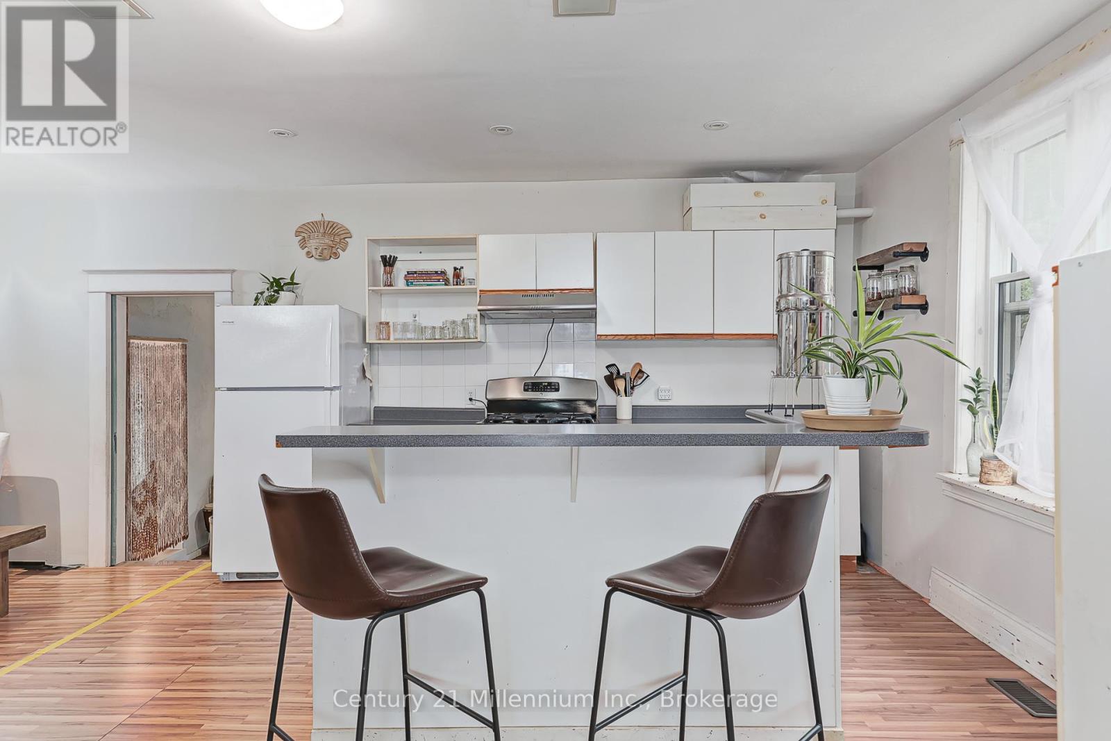 Photo 25 of 421 Napier Street, Collingwood ON