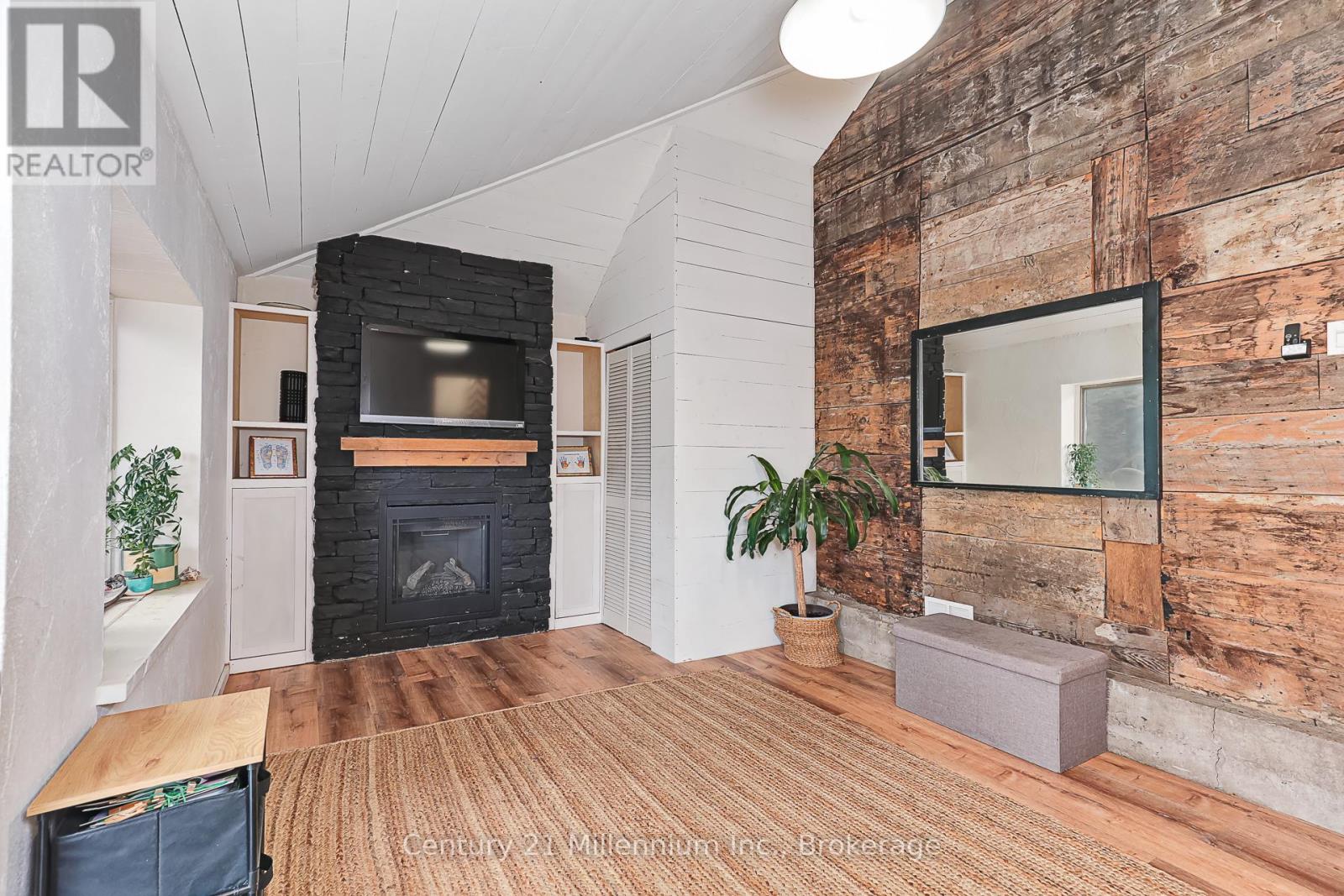 Photo 31 of 421 Napier Street, Collingwood ON