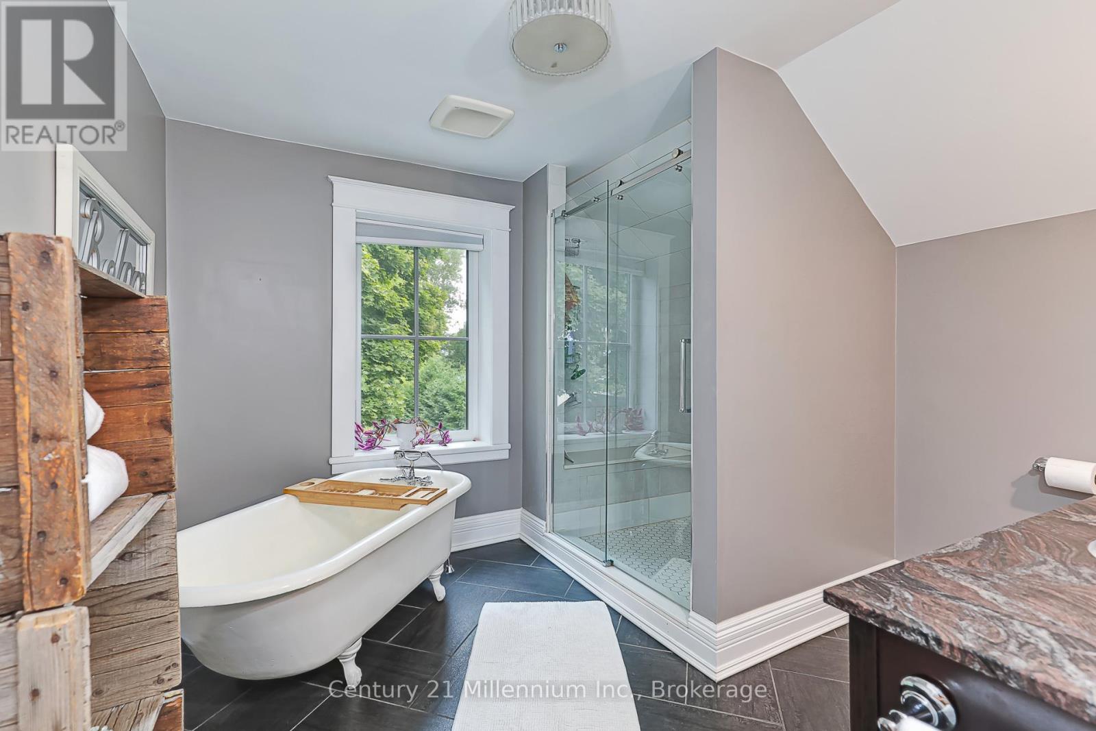Photo 38 of 421 Napier Street, Collingwood ON