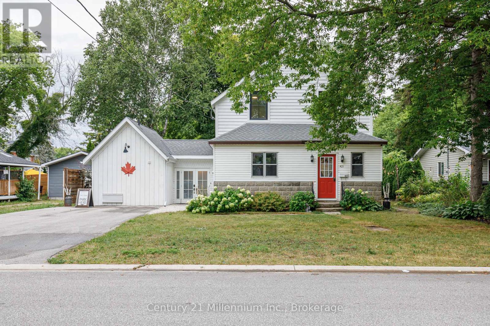 Photo 4 of 421 Napier Street, Collingwood ON