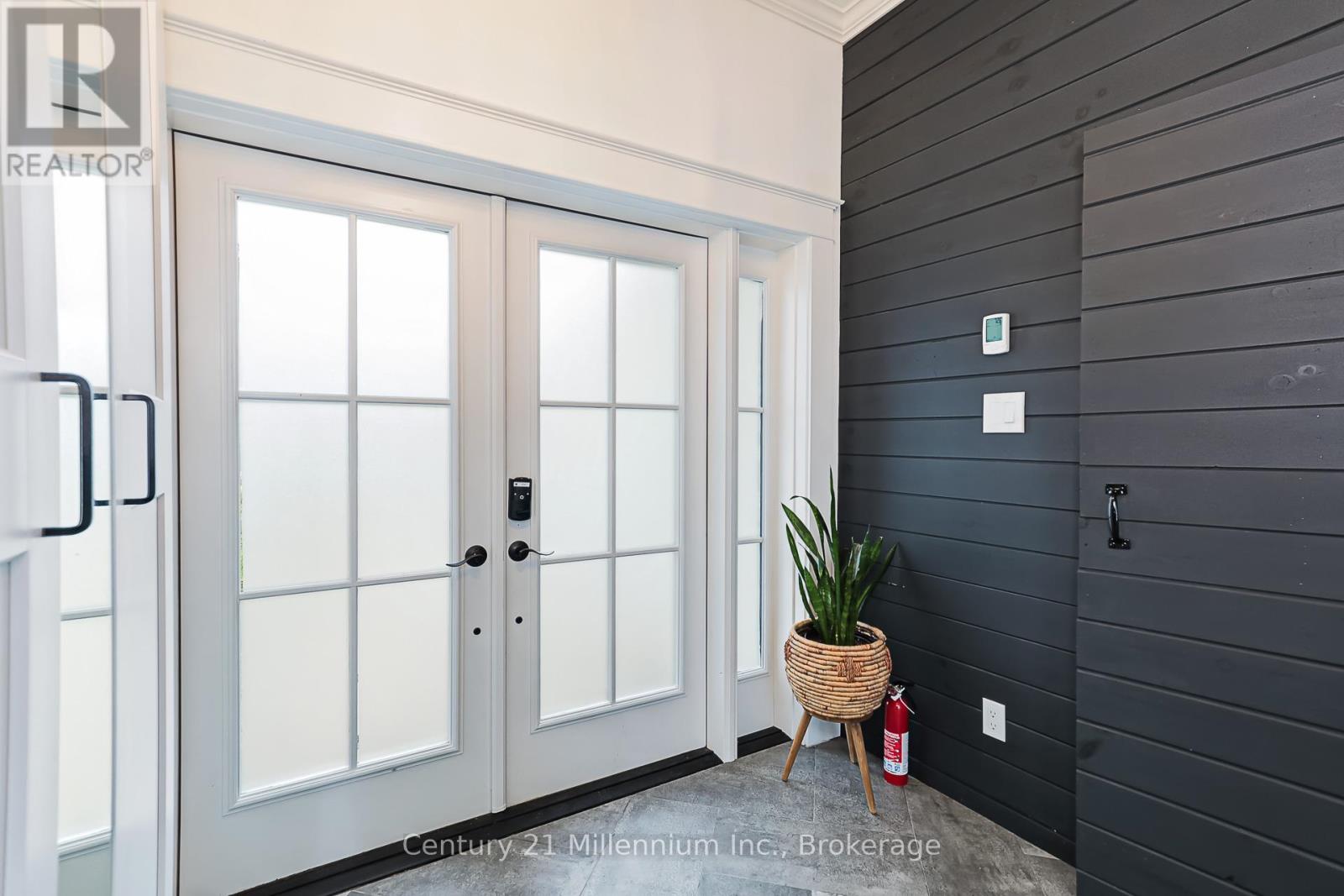Photo 5 of 421 Napier Street, Collingwood ON