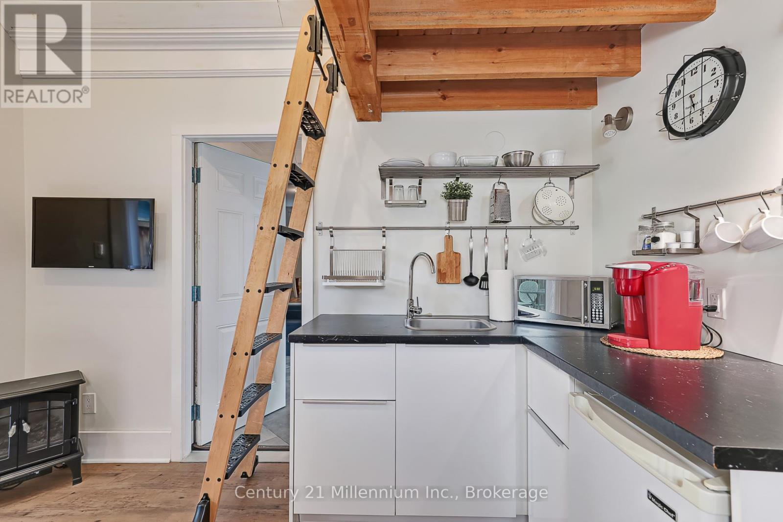 Photo 9 of 421 Napier Street, Collingwood ON