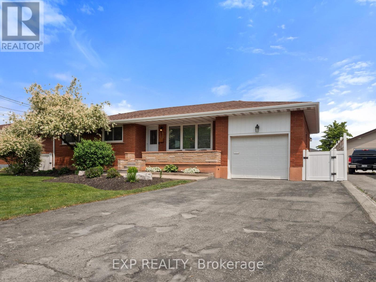 Photo 1 of 653 Lincoln Street, Welland ON