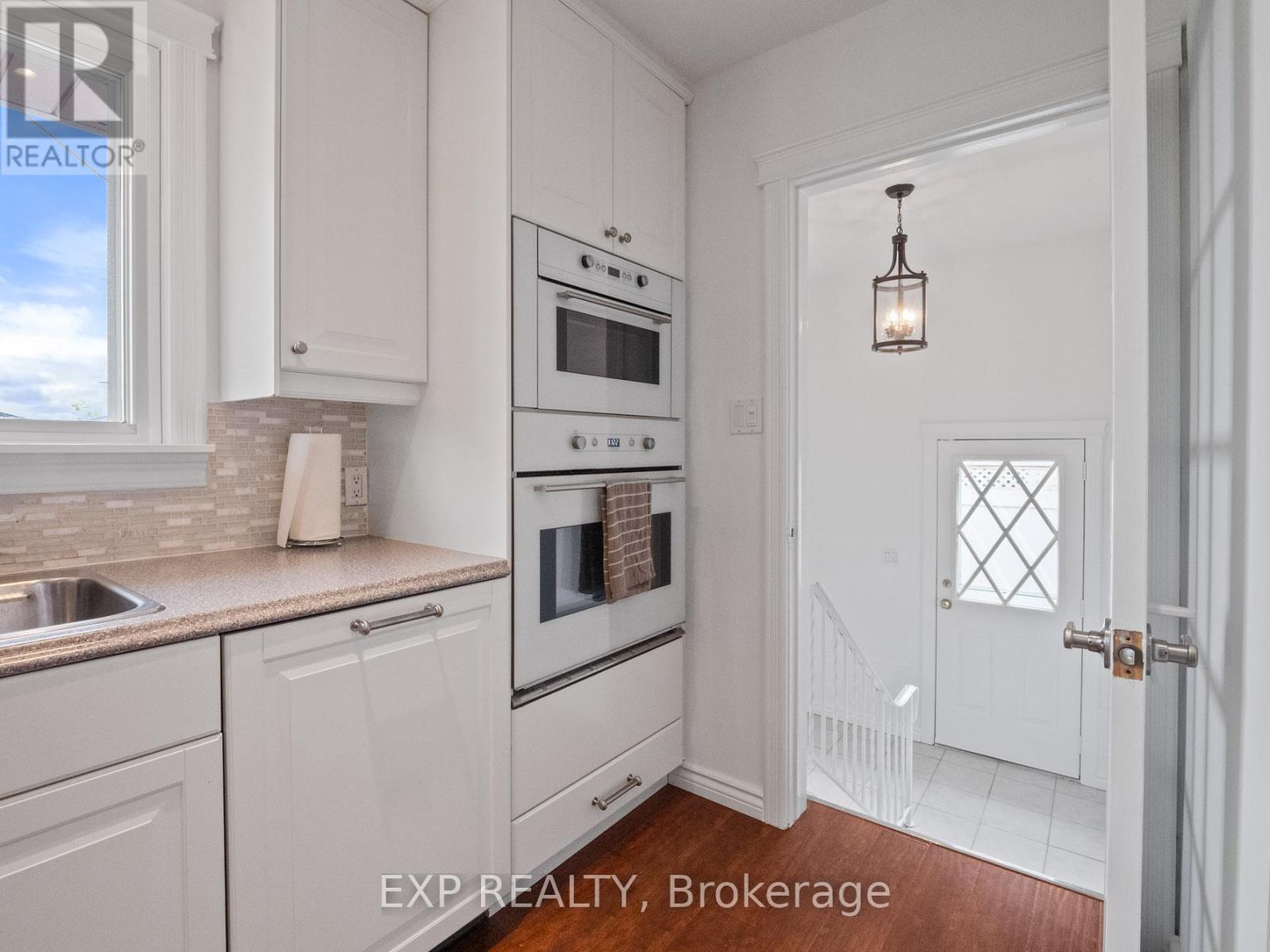 Photo 18 of 653 Lincoln Street, Welland ON