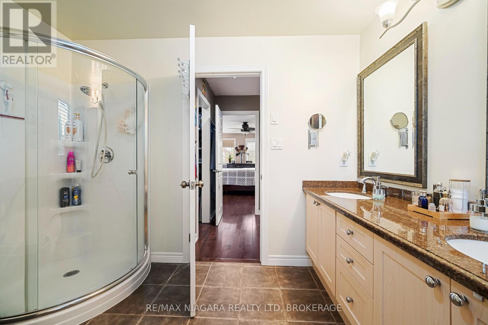 Photo 26 of 4493 Frances Crescent, Lincoln ON