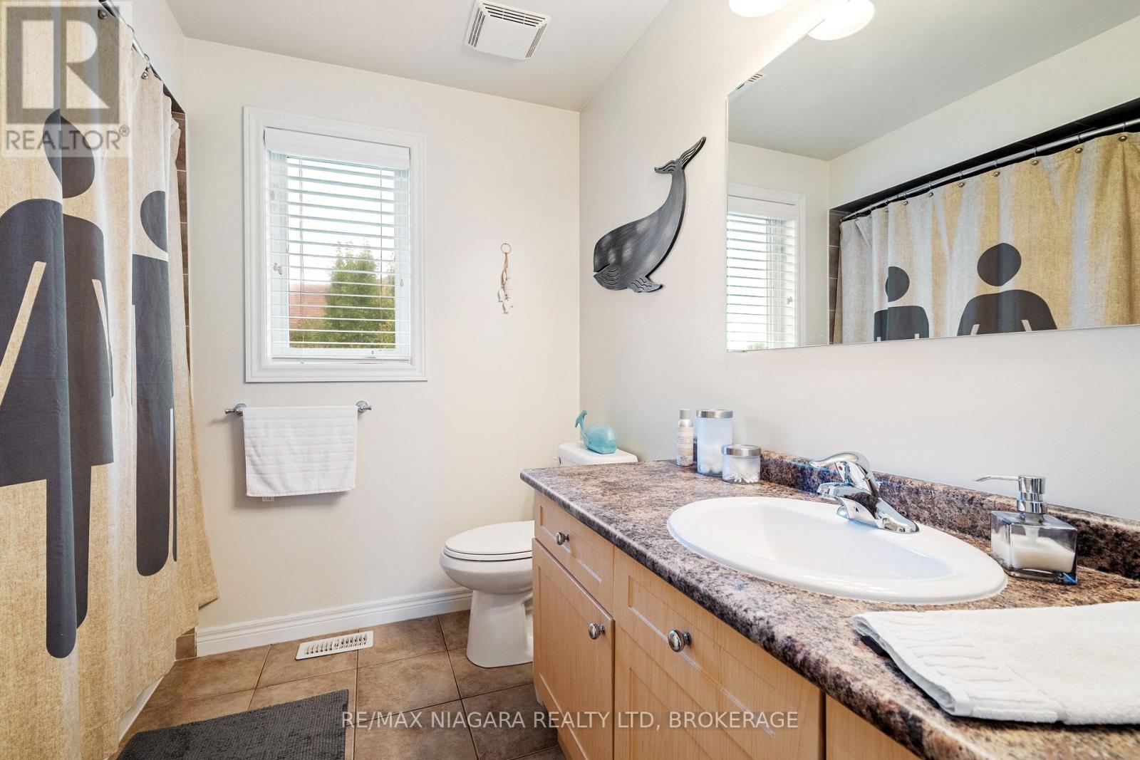 Photo 30 of 4493 Frances Crescent, Lincoln ON