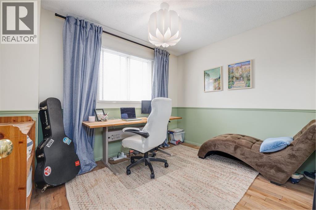 Single Family House for Sale in   Avenue SW Richmond Calgary 