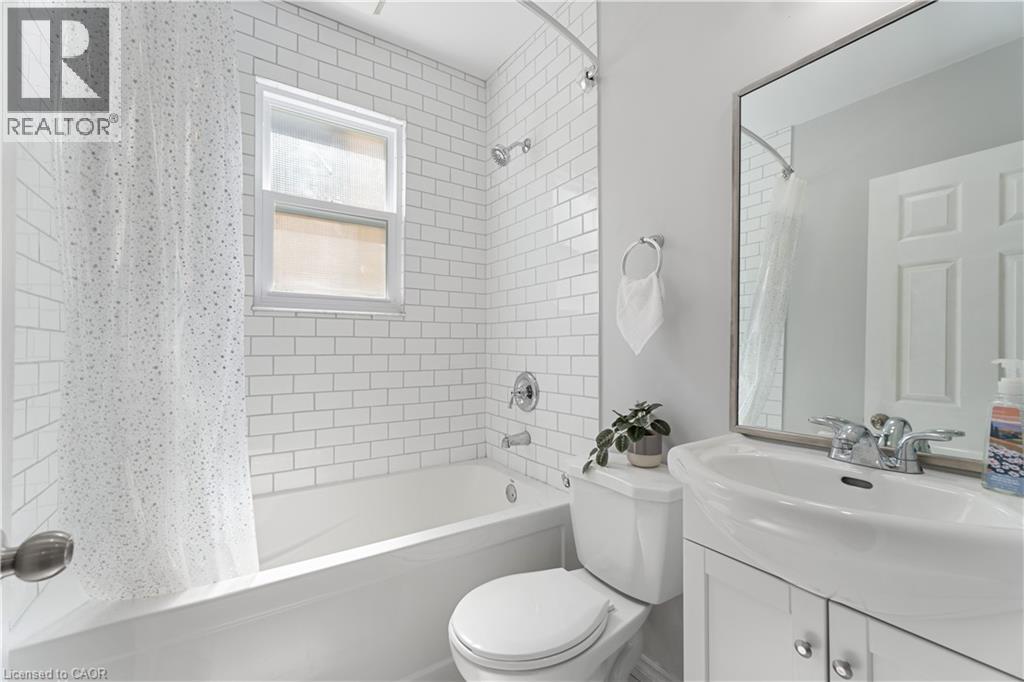 Photo 17 of 197 East 12 Th Street, Hamilton ON