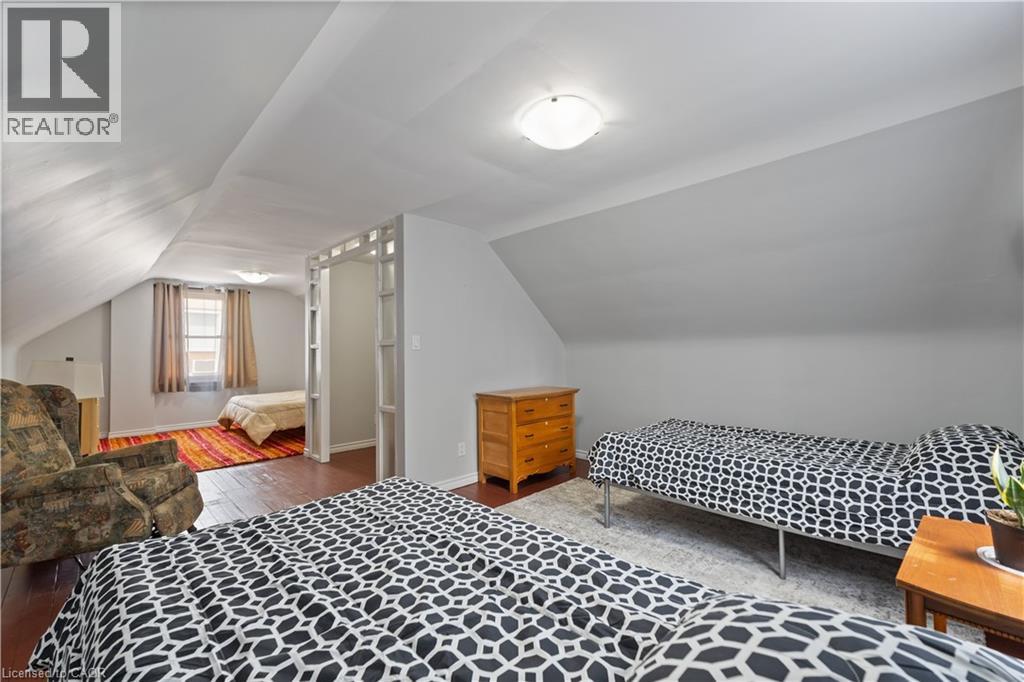 Photo 23 of 197 East 12 Th Street, Hamilton ON