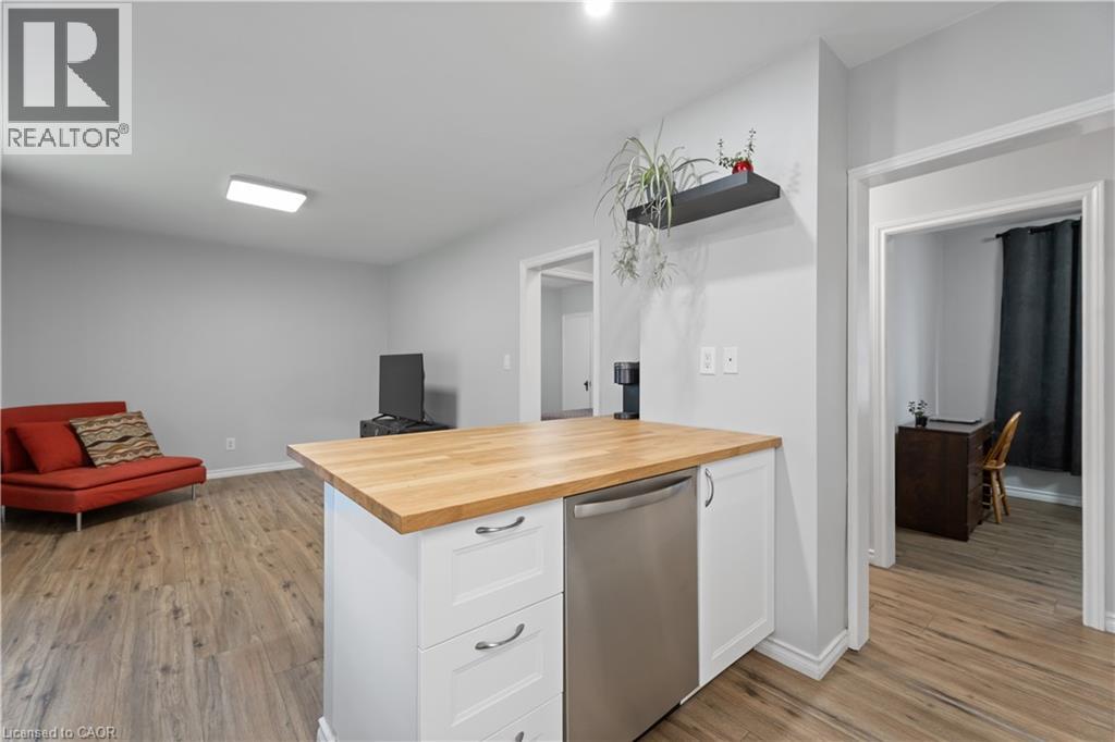 Photo 6 of 197 East 12 Th Street, Hamilton ON