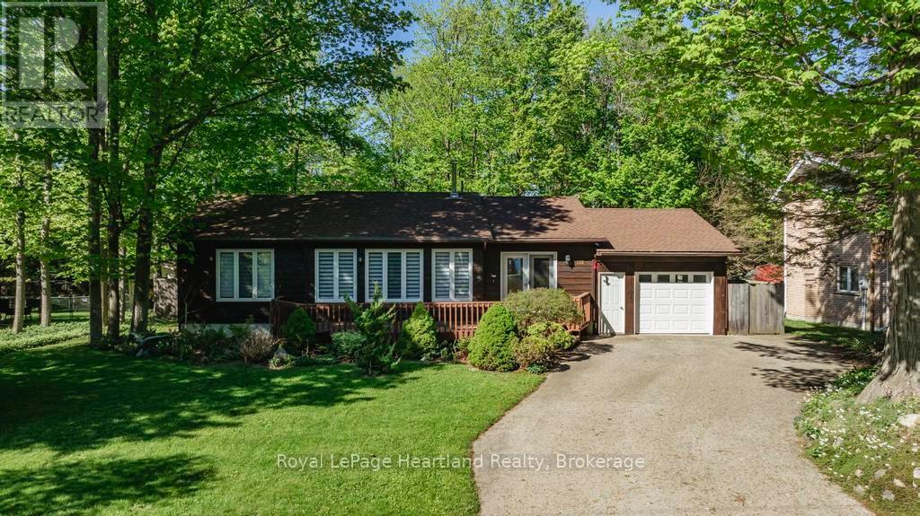 216 SHADYWOOD CRESCENT