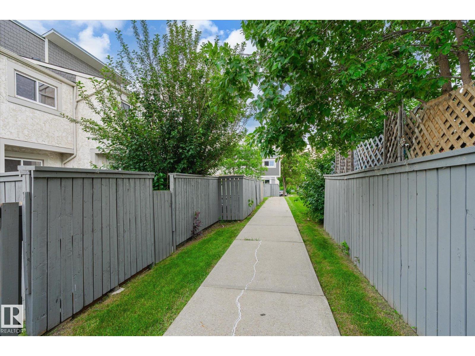 Photo 32 of 540 Willow Co Nw, Edmonton AB