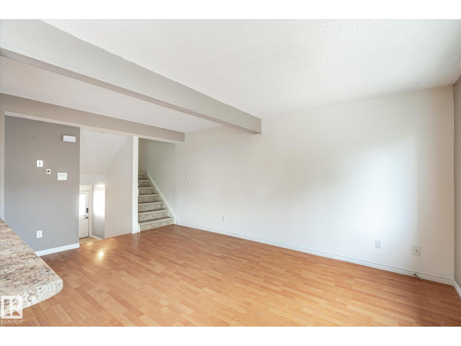 Photo 10 of 540 Willow Co Nw, Edmonton AB