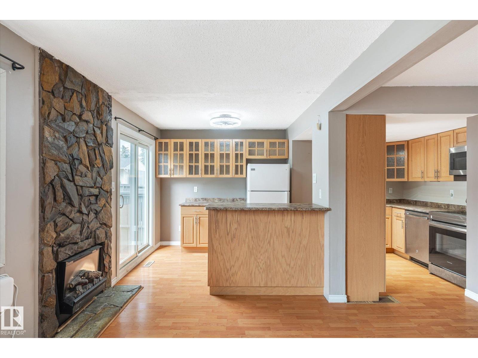 Photo 6 of 540 Willow Co Nw, Edmonton AB
