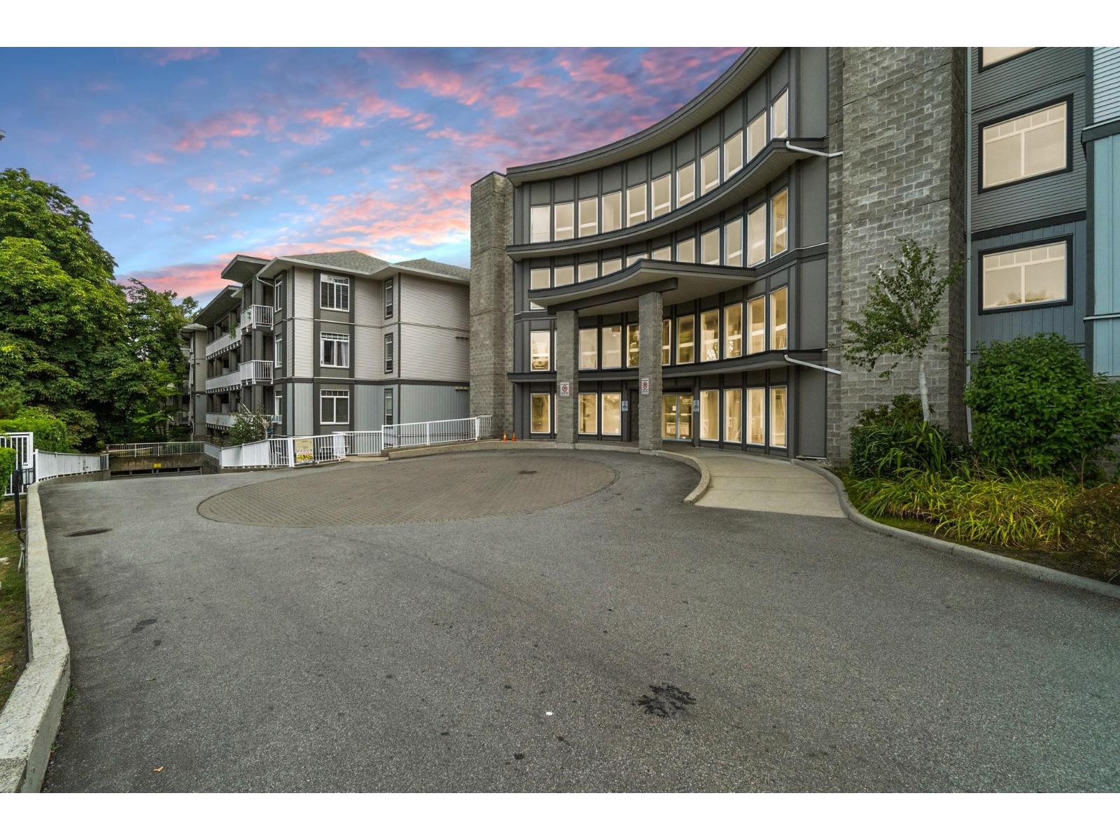 Photo 1 of 308 13277 108th Avenue, Surrey BC