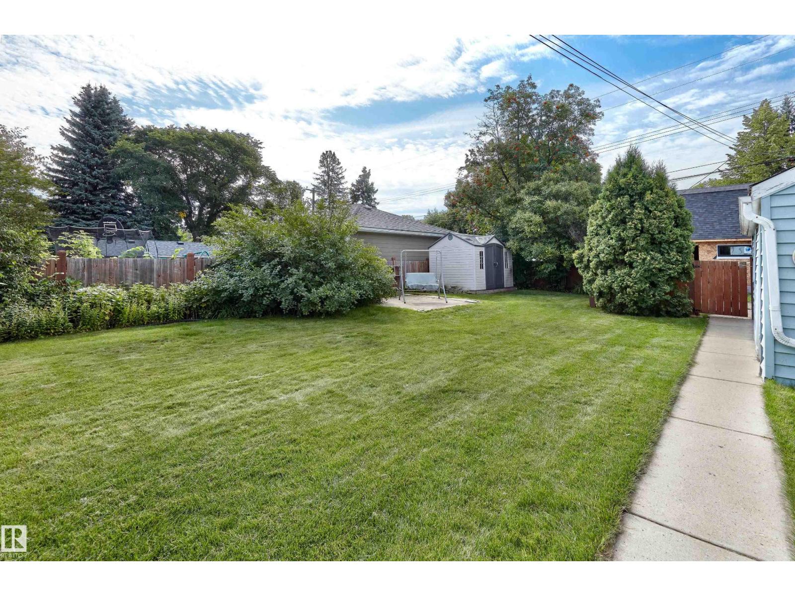 Photo 26 of 11127 71 Av Nw, Edmonton AB