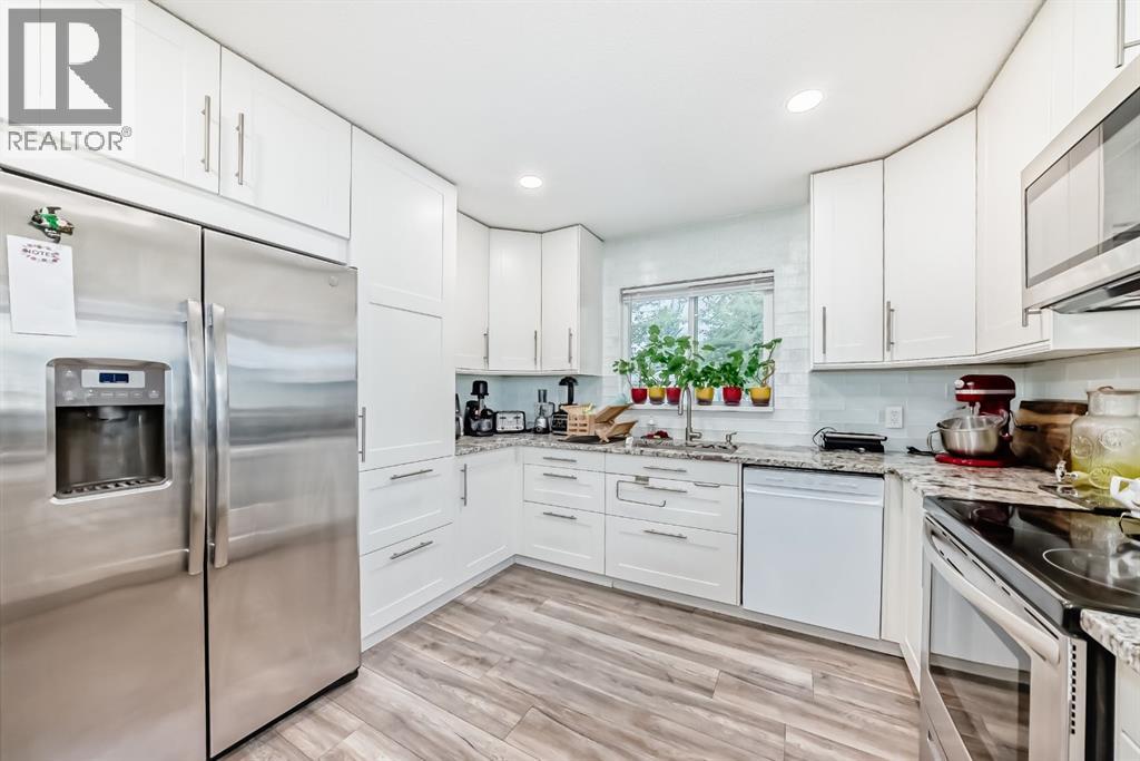 Single Family House Bungalow for Sale in  Pinegreen Close NE Pineridge Calgary 