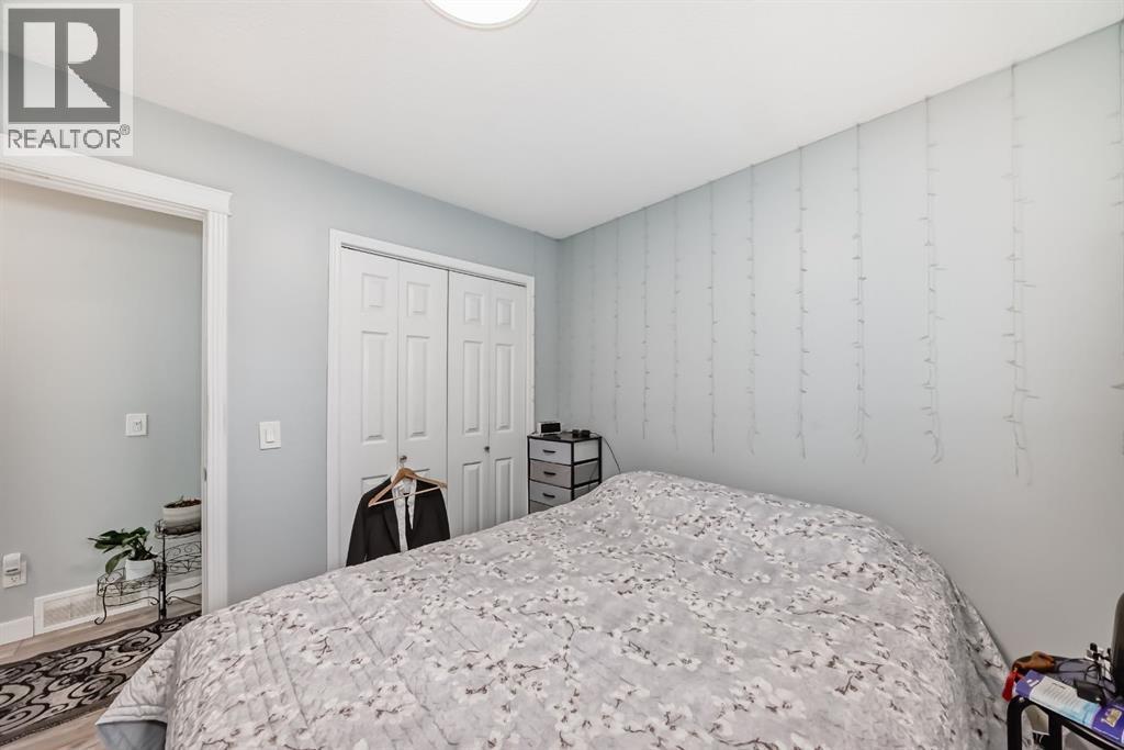 Single Family House Bungalow for Sale in  Pinegreen Close NE Pineridge Calgary 