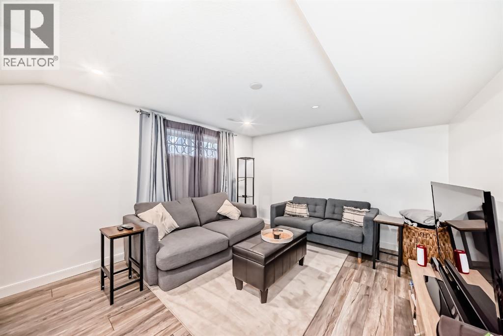 Single Family House Bungalow for Sale in  Pinegreen Close NE Pineridge Calgary 