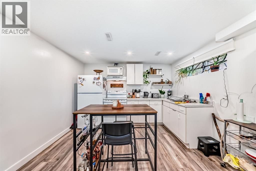 Single Family House Bungalow for Sale in  Pinegreen Close NE Pineridge Calgary 