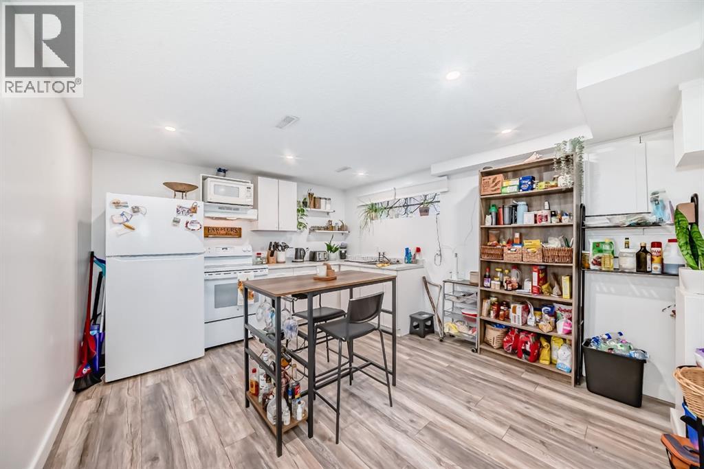 Single Family House Bungalow for Sale in  Pinegreen Close NE Pineridge Calgary 