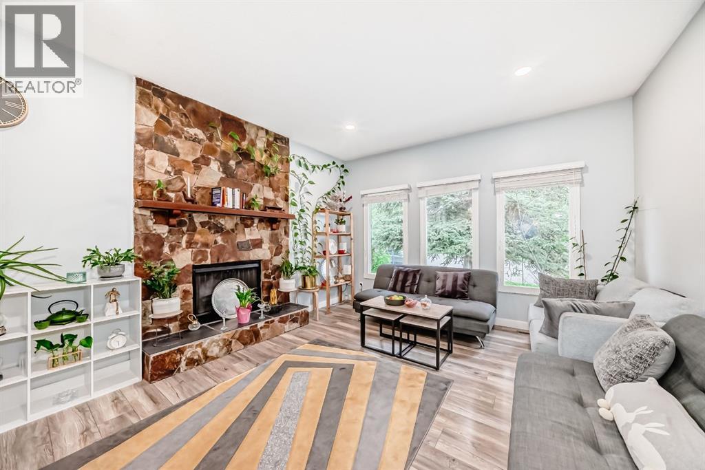 Single Family House Bungalow for Sale in  Pinegreen Close NE Pineridge Calgary 