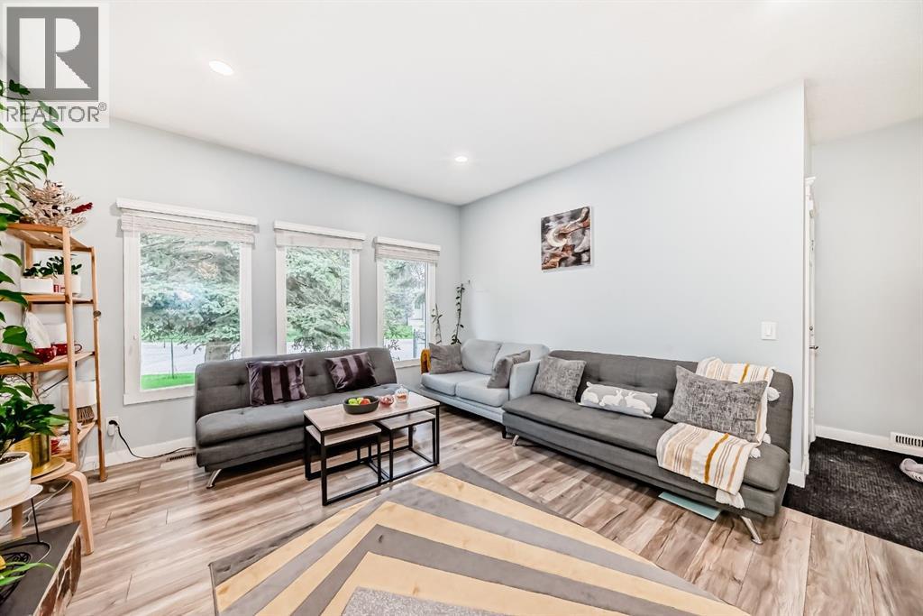 Single Family House Bungalow for Sale in  Pinegreen Close NE Pineridge Calgary 