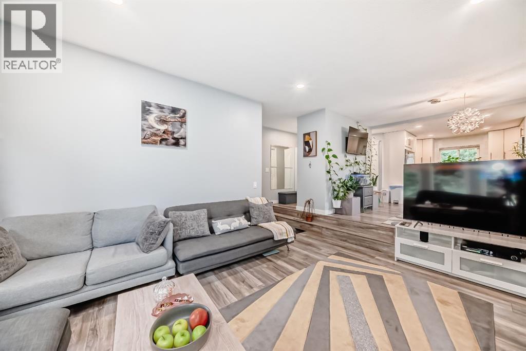 Single Family House Bungalow for Sale in  Pinegreen Close NE Pineridge Calgary 