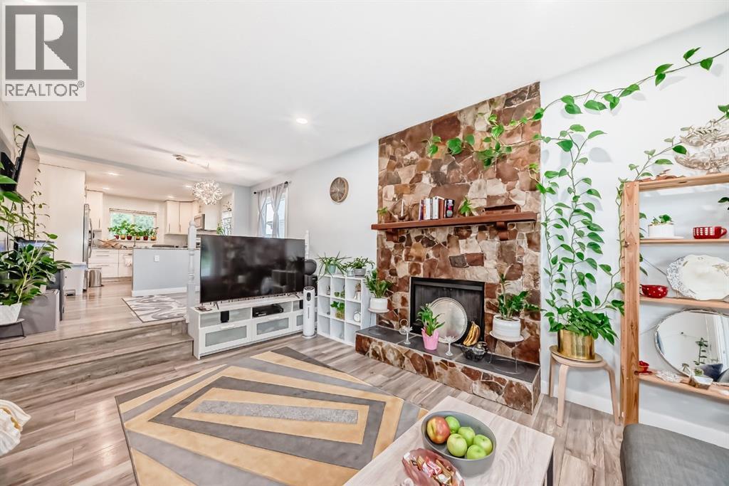 Single Family House Bungalow for Sale in  Pinegreen Close NE Pineridge Calgary 