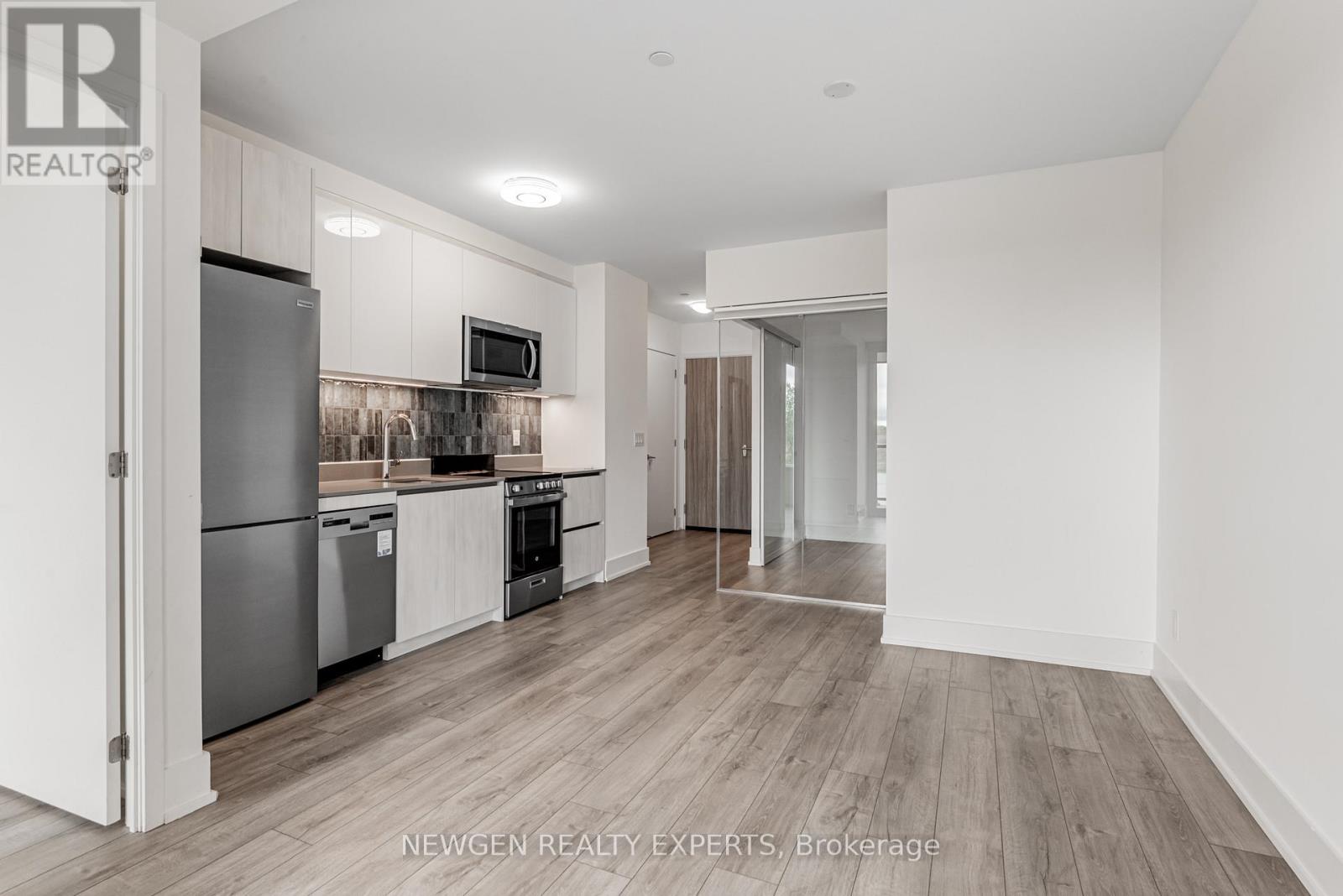 Photo 16 of 521 3100 Keele Street, Toronto ON