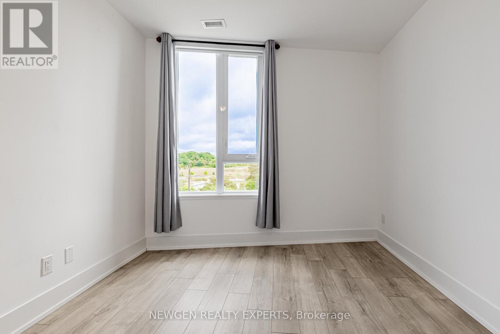 Photo 25 of 521 3100 Keele Street, Toronto ON