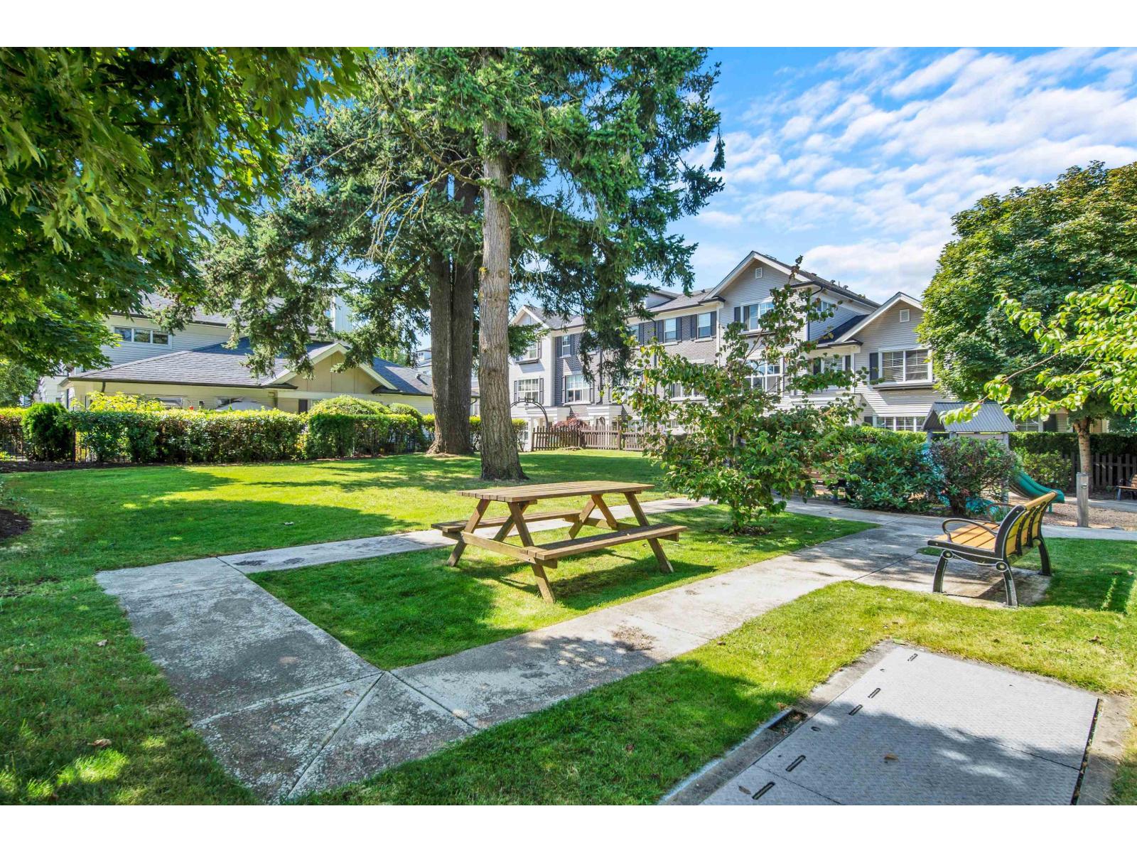 Photo 11 of 39 2469 164 Street, Surrey BC