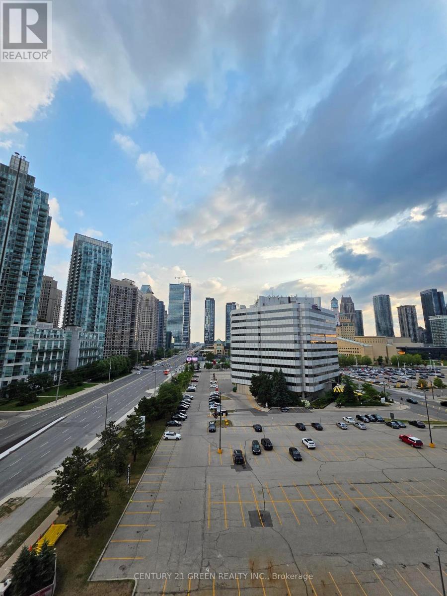 Photo 10 of 706 151 City Center Drive, Mississauga ON