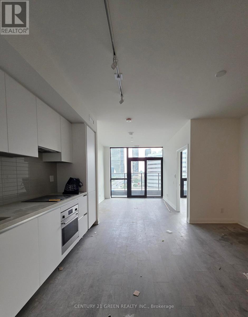 Photo 2 of 706 151 City Center Drive, Mississauga ON