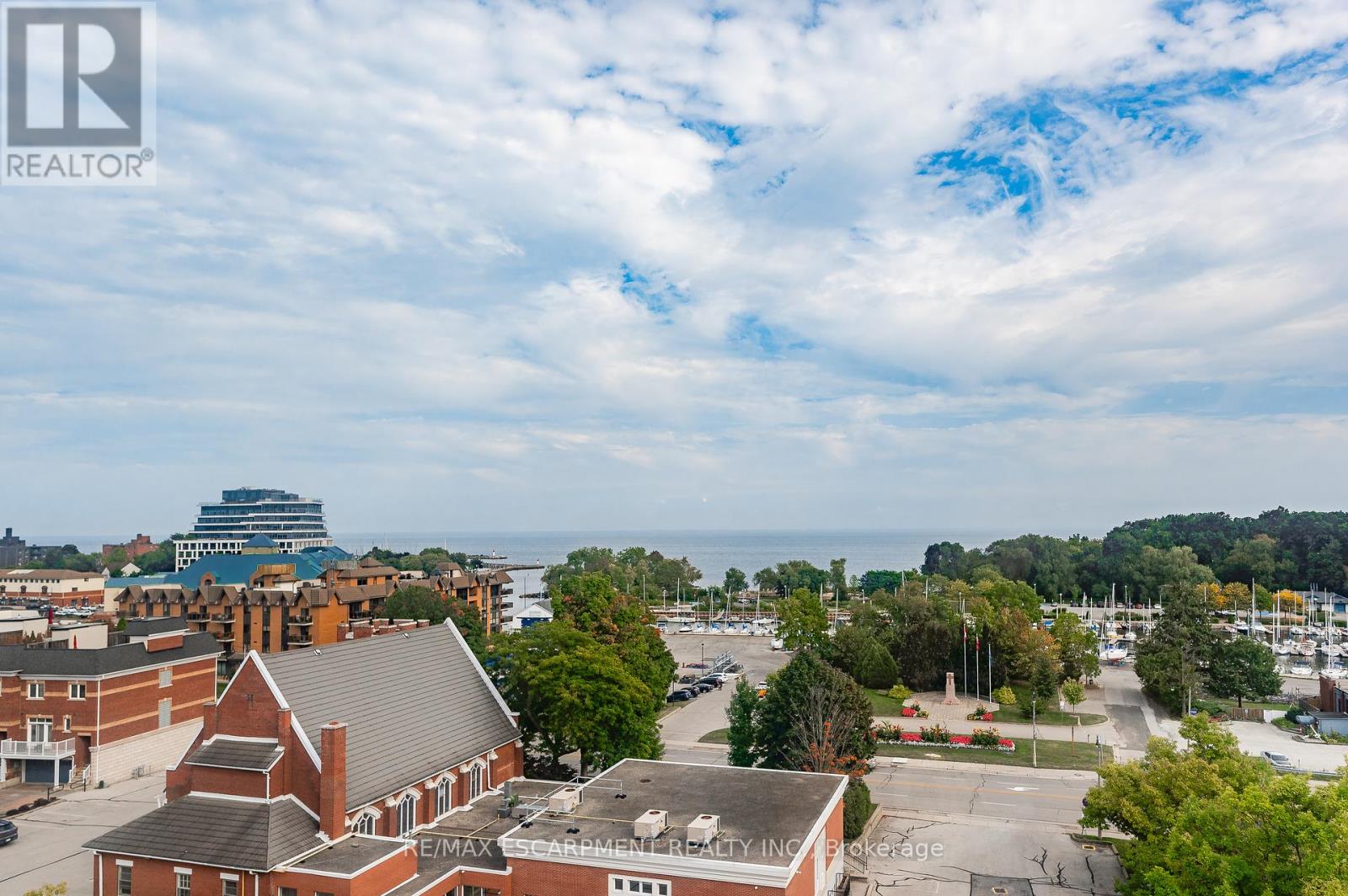 Photo 18 of 805 2511 Lakeshore Road W, Oakville ON